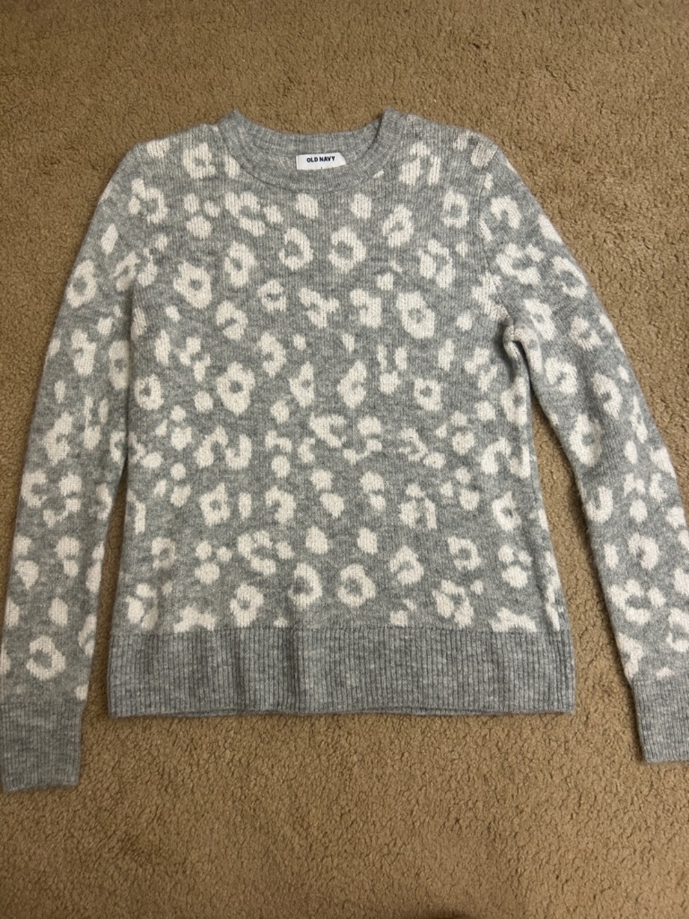 Old Navy Light Gray & White Leopard Print Crewneck Sweater